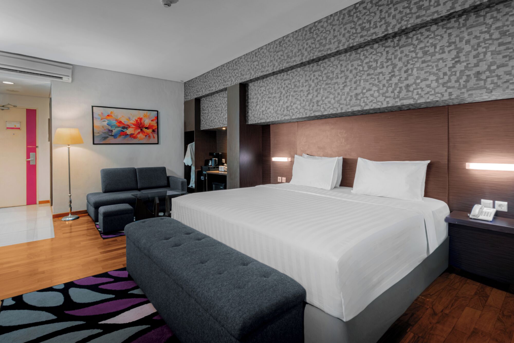 Premium bedding, in-room safe, desk, blackout curtains