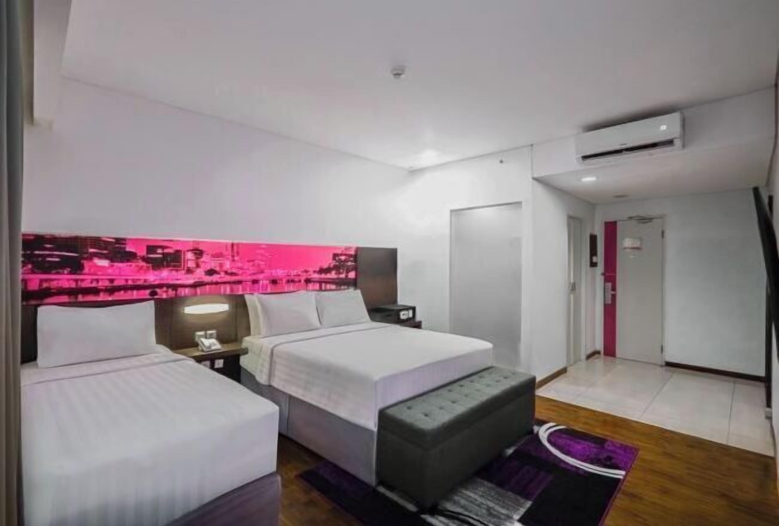 Premium bedding, in-room safe, desk, blackout curtains