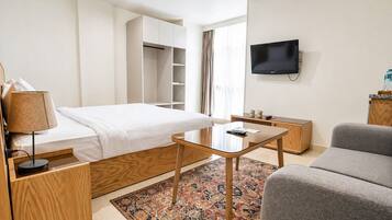Premium bedding, minibar, individually decorated, individually furnished