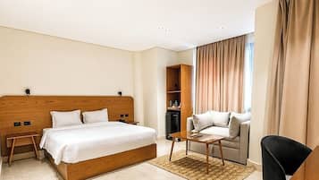 Deluxe Room | Premium bedding, minibar, individually decorated, individually furnished