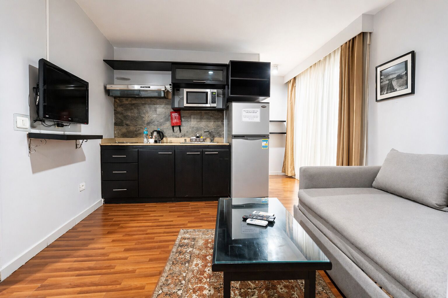 Ropa de cama de alta calidad, minibar y decoración personalizada 