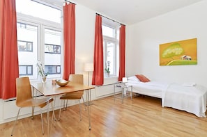 Budget Studio Apartment For Two | Iron/ironing board, free WiFi, bed sheets