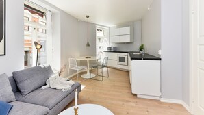 Iron/ironing board, free WiFi, bed sheets - Forenom Serviced Apartments Royal Park (Oslo)