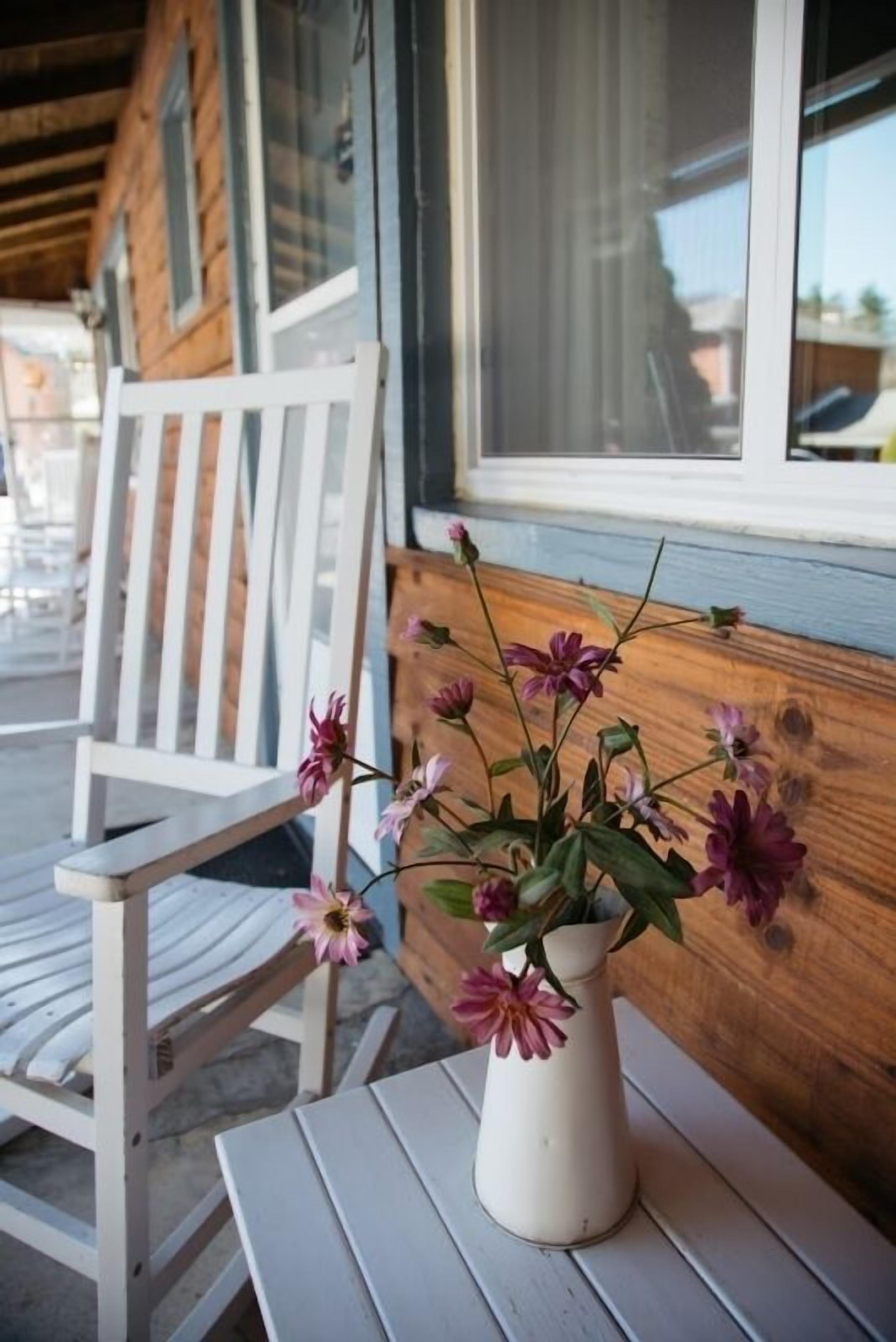 Standard Queen (Shower Only) | Individually decorated, free WiFi, bed sheets