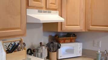 Fridge, microwave, coffee/tea maker