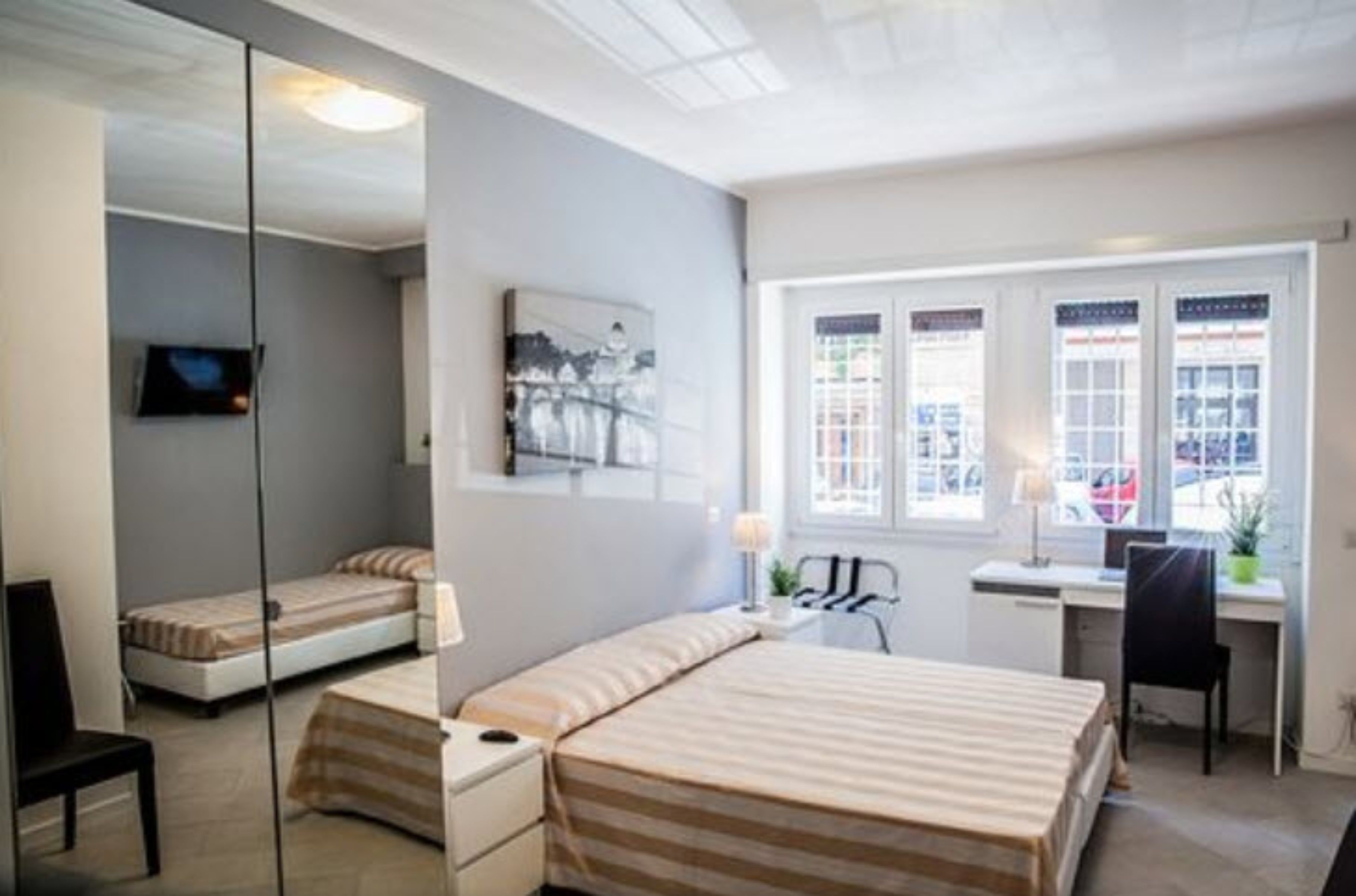 Dreibettzimmer | Minibar, Zimmersafe, Schreibtisch, kostenlose Babybetten