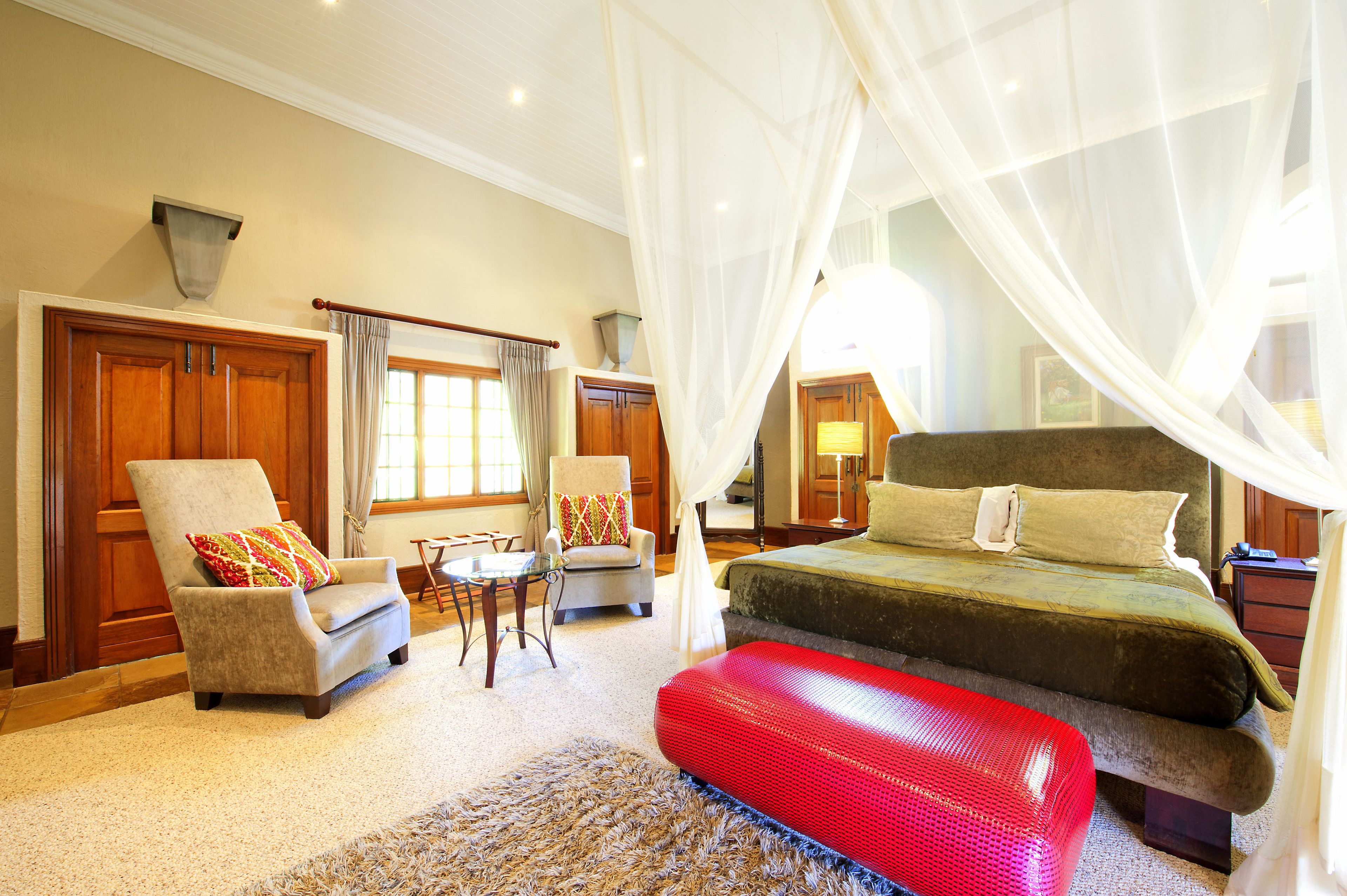 Honeymoon suite | Een minibar, een kluis op de kamer, een bureau, verduisterende gordijnen