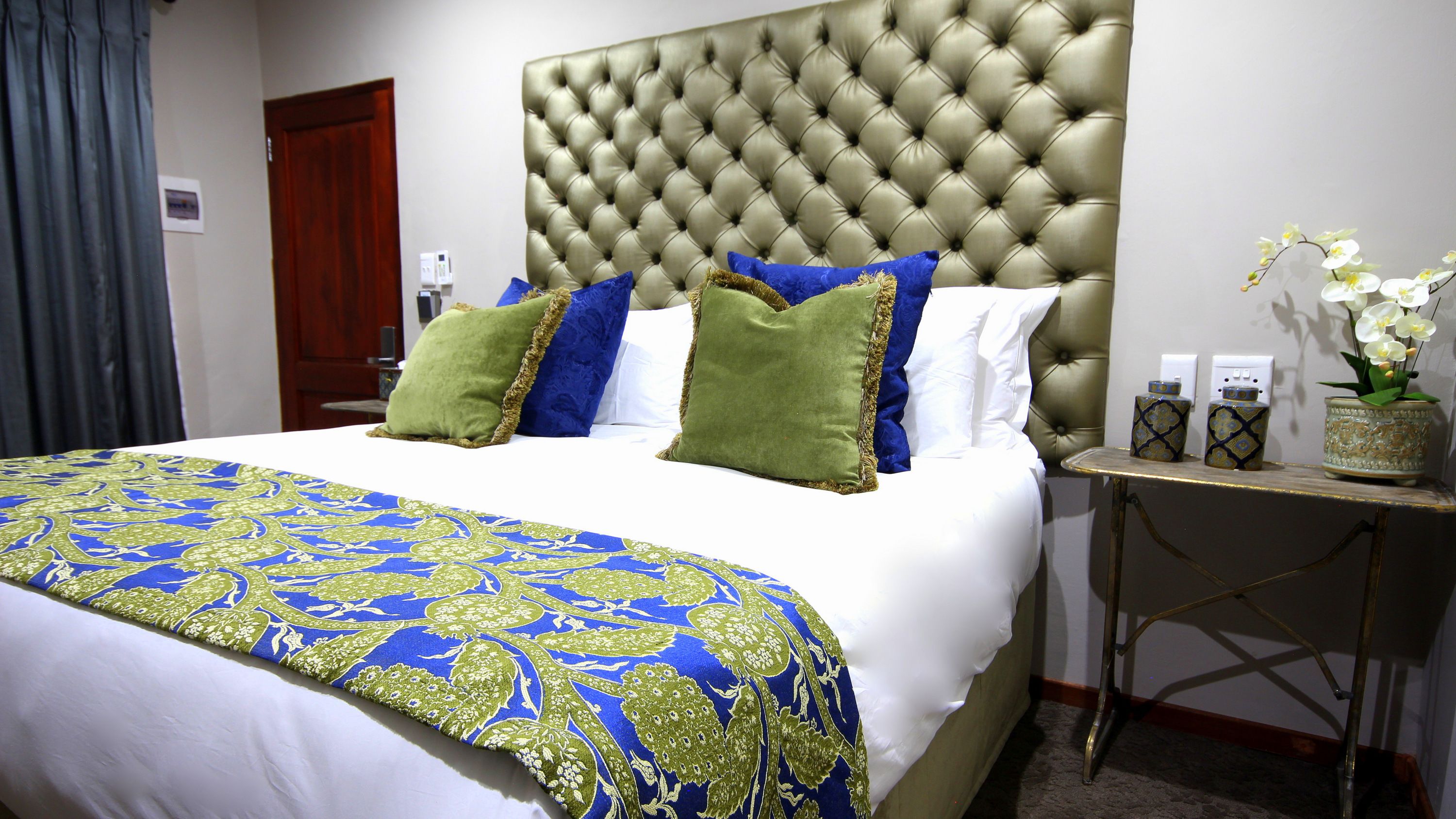 Quarto (Spa) | Frigobar, cofres nos quartos, escrivaninha, cortinas blackout