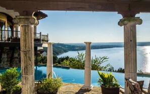 Romantic Suite, 1 King Bed with Sofa bed, Jetted Tub, Lake View (Tuscany) | Spa - La Villa Vista (Austin)