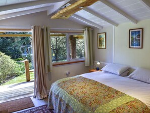 Chalet, baño en la habitación, vista al jardín