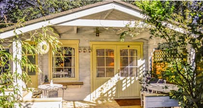 24 Ward Avenue