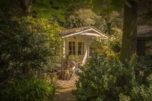 Room - 24 Ward Avenue (Cowes)