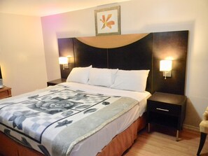 Standard Room, 1 King Bed, Non Smoking