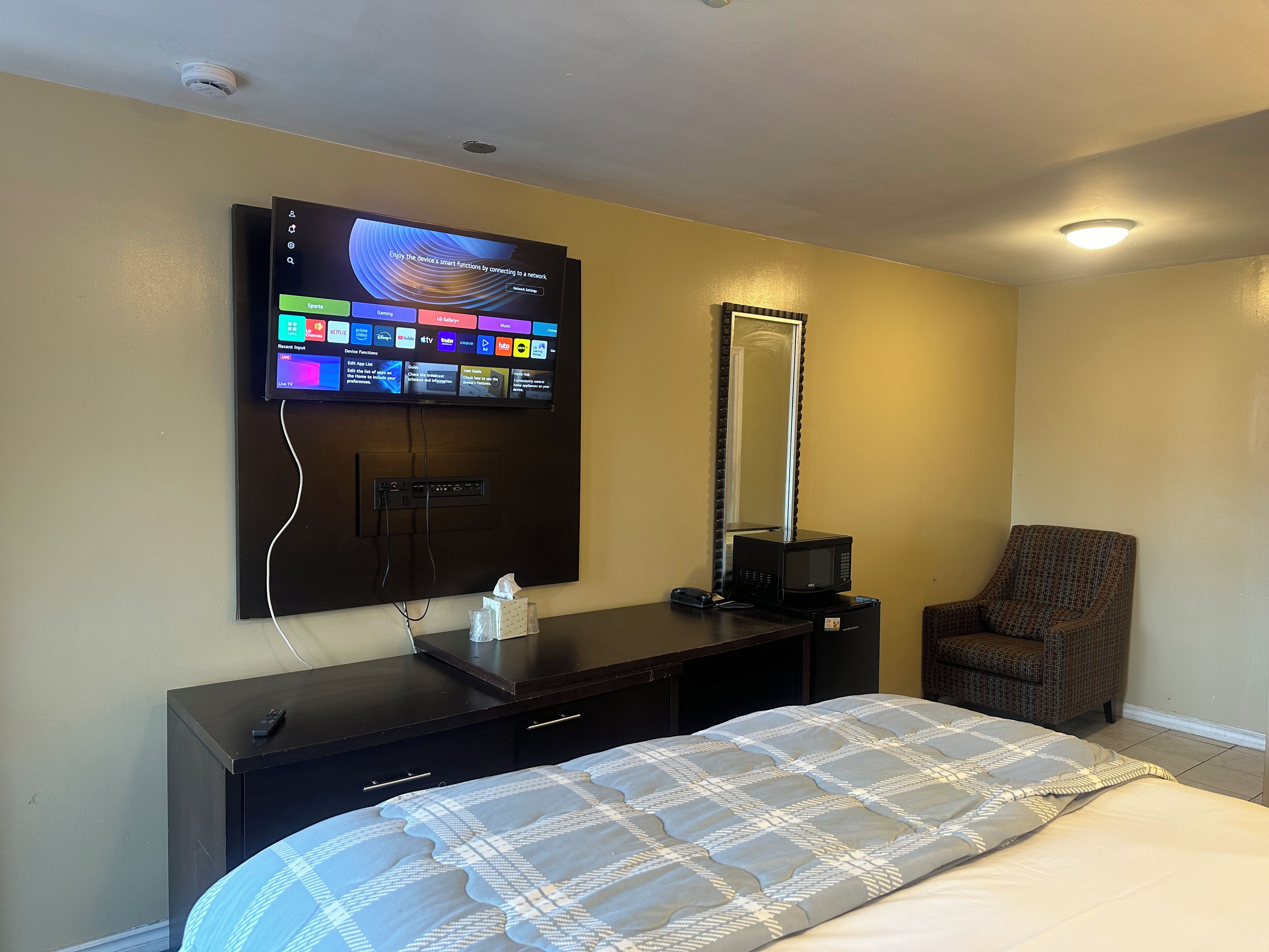 Photo - American Plaza Motel
