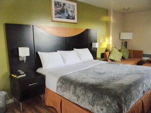 Standard Suite, 1 King Bed, Non Smoking