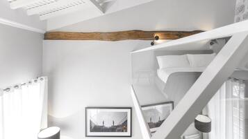 Suíte, sacada, vista para a cidade | Sacada