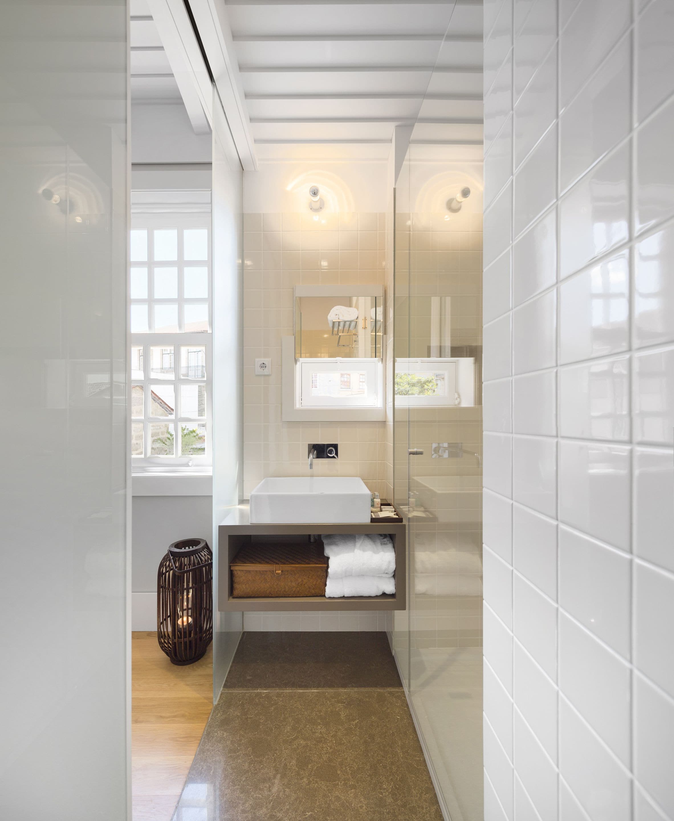 suite, garden view | bathroom | shower, free toiletries, hair dryer, bathrobes