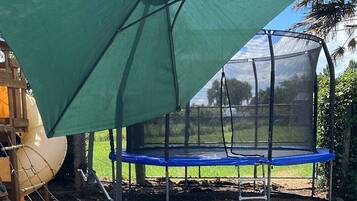Children’s play area – outdoor