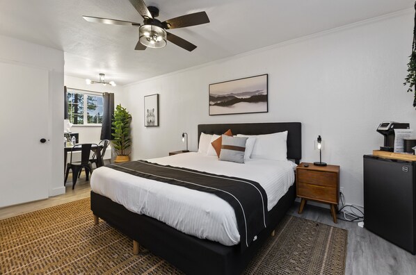 Classic Room, 1 King Bed