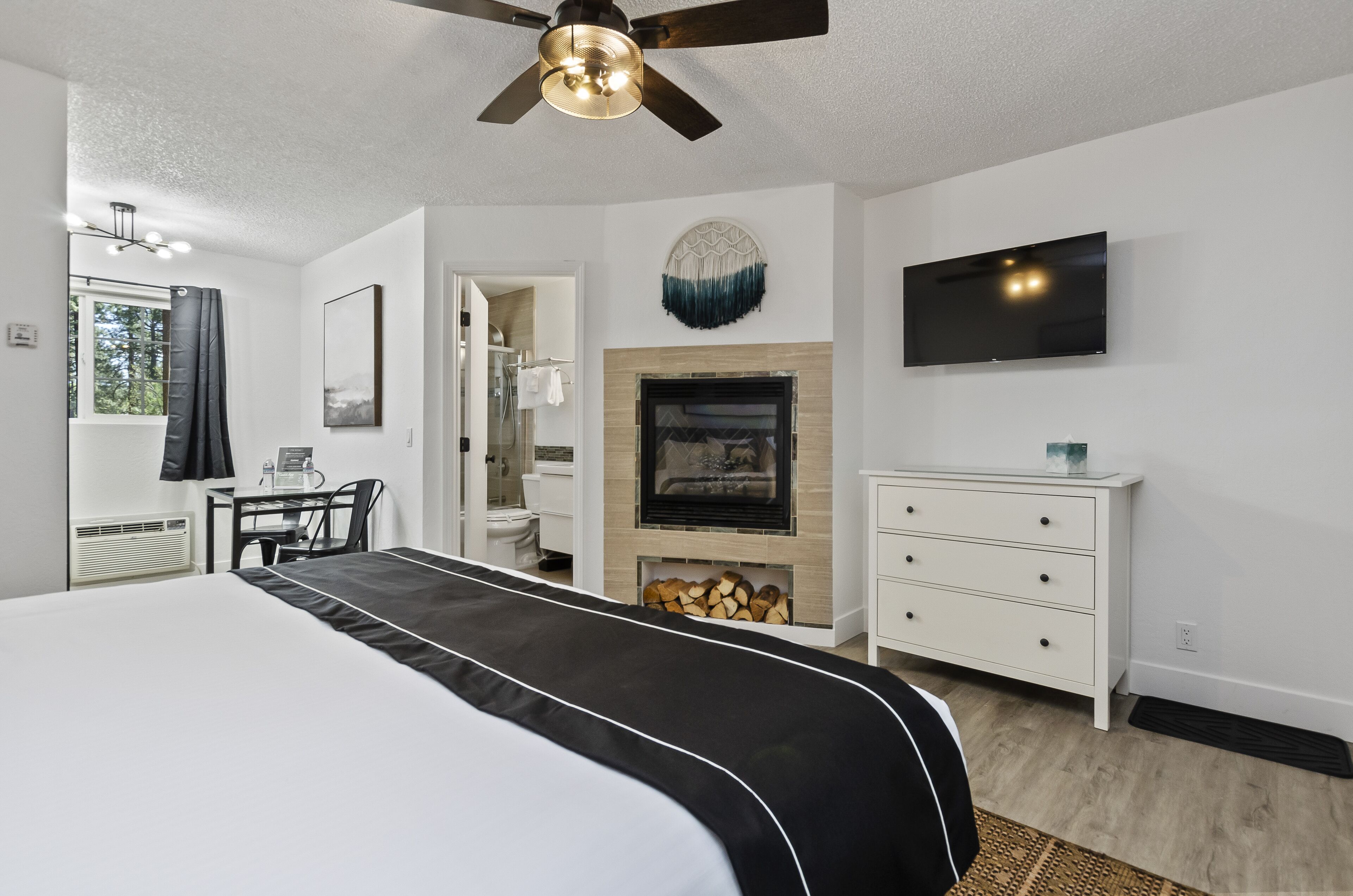 Photo - The Jeffrey Hotel