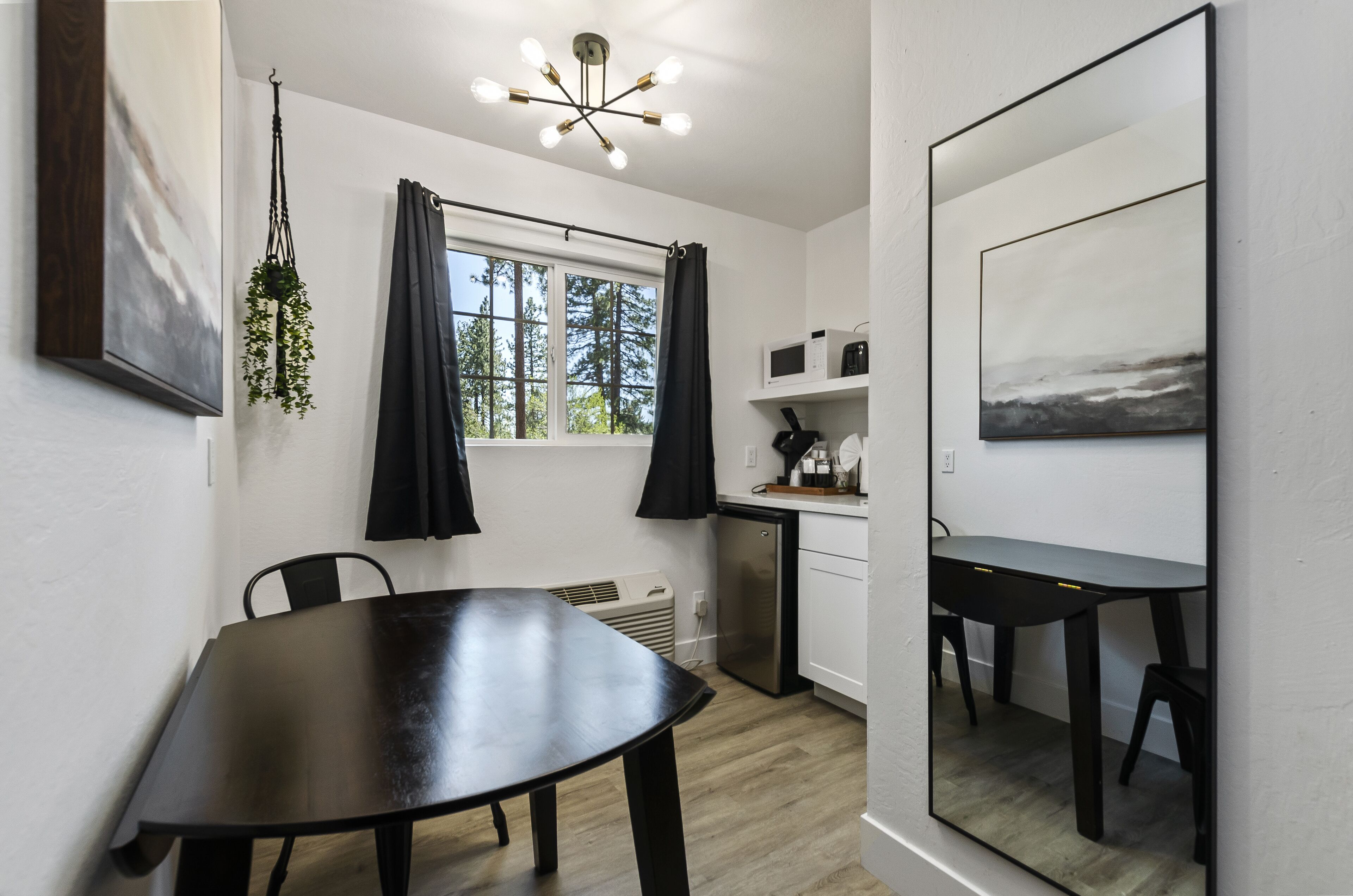 Photo - The Jeffrey Hotel