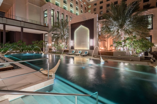 Outdoor pool, pool loungers