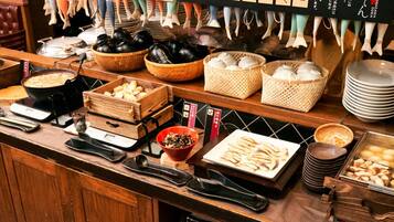 Café da manhã self-service todos os dias (JPY 2000 por pessoa)