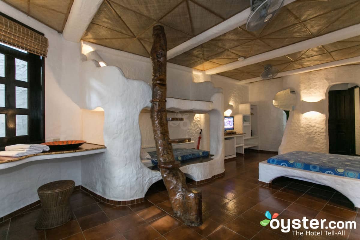 Chambre familiale (Family Garden Room) | Minibar, coffre-fort, bureau, accès au Wi-Fi (inclus)