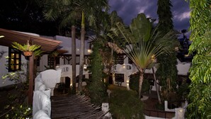 Exterior - Atlantis Dive Resort Puerto Galera (Puerto Galera)