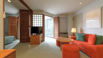 Family Quadruple Room, 2 Bedrooms, No Pet Permitted | Living room | TV, table tennis