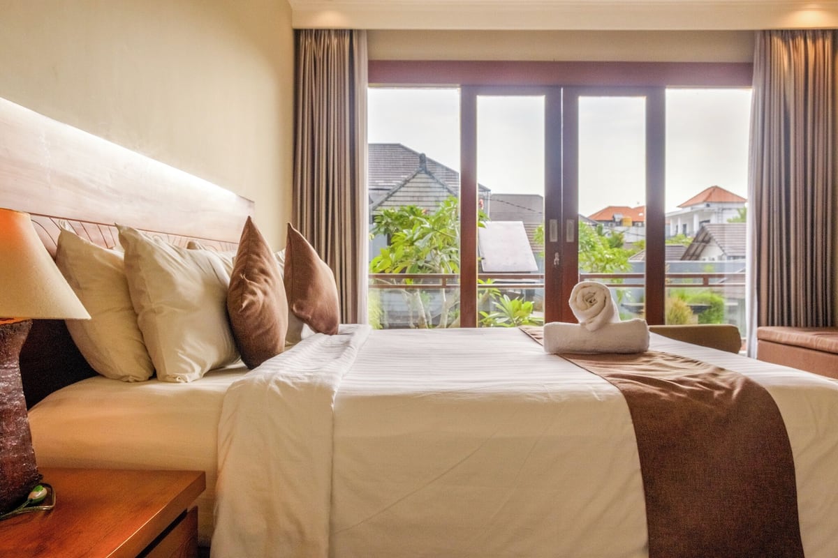 Deluxe-Doppelzimmer | Zimmersafe, Schreibtisch, Verdunkelungsvorhänge, kostenloses WLAN