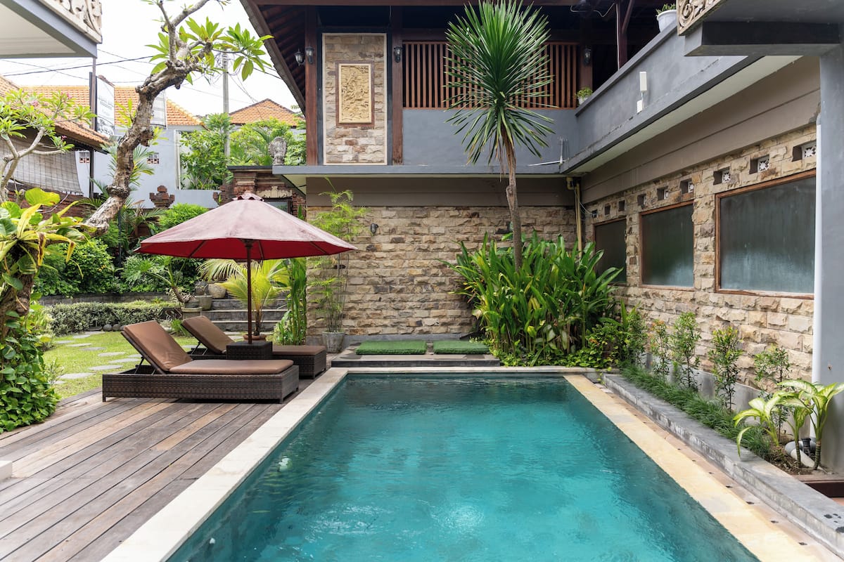 Signature-huvila | Tallelokero huoneessa, työpöytä, pimennysverhot, ilmainen Wi-Fi