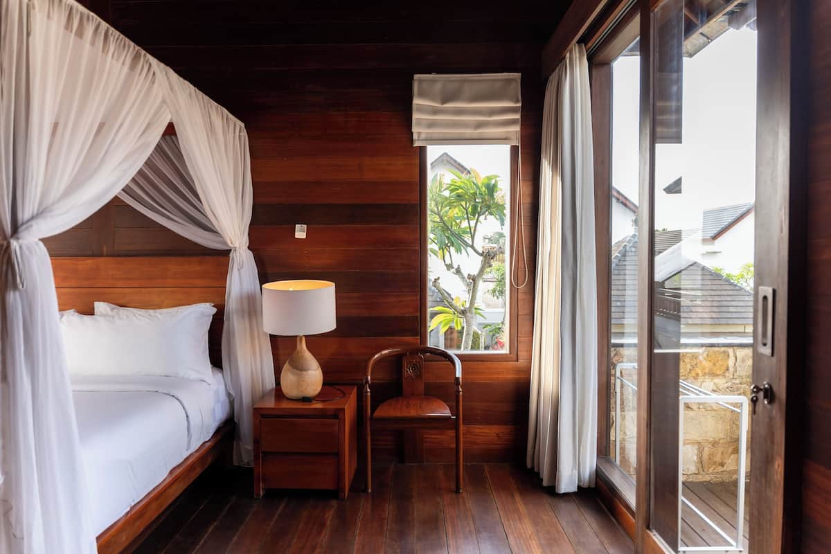 Premium-Suite | Zimmersafe, Schreibtisch, Verdunkelungsvorhänge, kostenloses WLAN