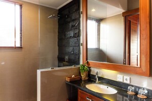 Premium Suite | Bathroom