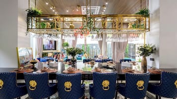 Grand villa, meerdere slaapkamers, sauna | Een kluis op de kamer, individueel gedecoreerd, individueel gemeubileerd