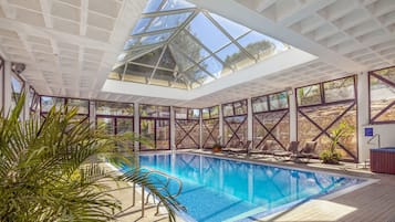 Indoor pool, 2 outdoor pools, pool umbrellas, sun loungers