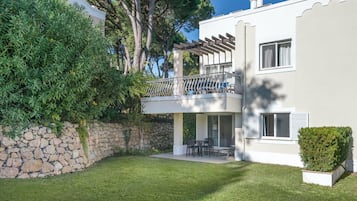 Standard-Apartment, 1 Schlafzimmer | Blick auf den Garten