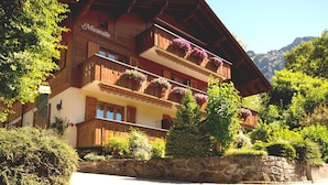 Front of property - Chalet Miravalle (Lauterbrunnen)