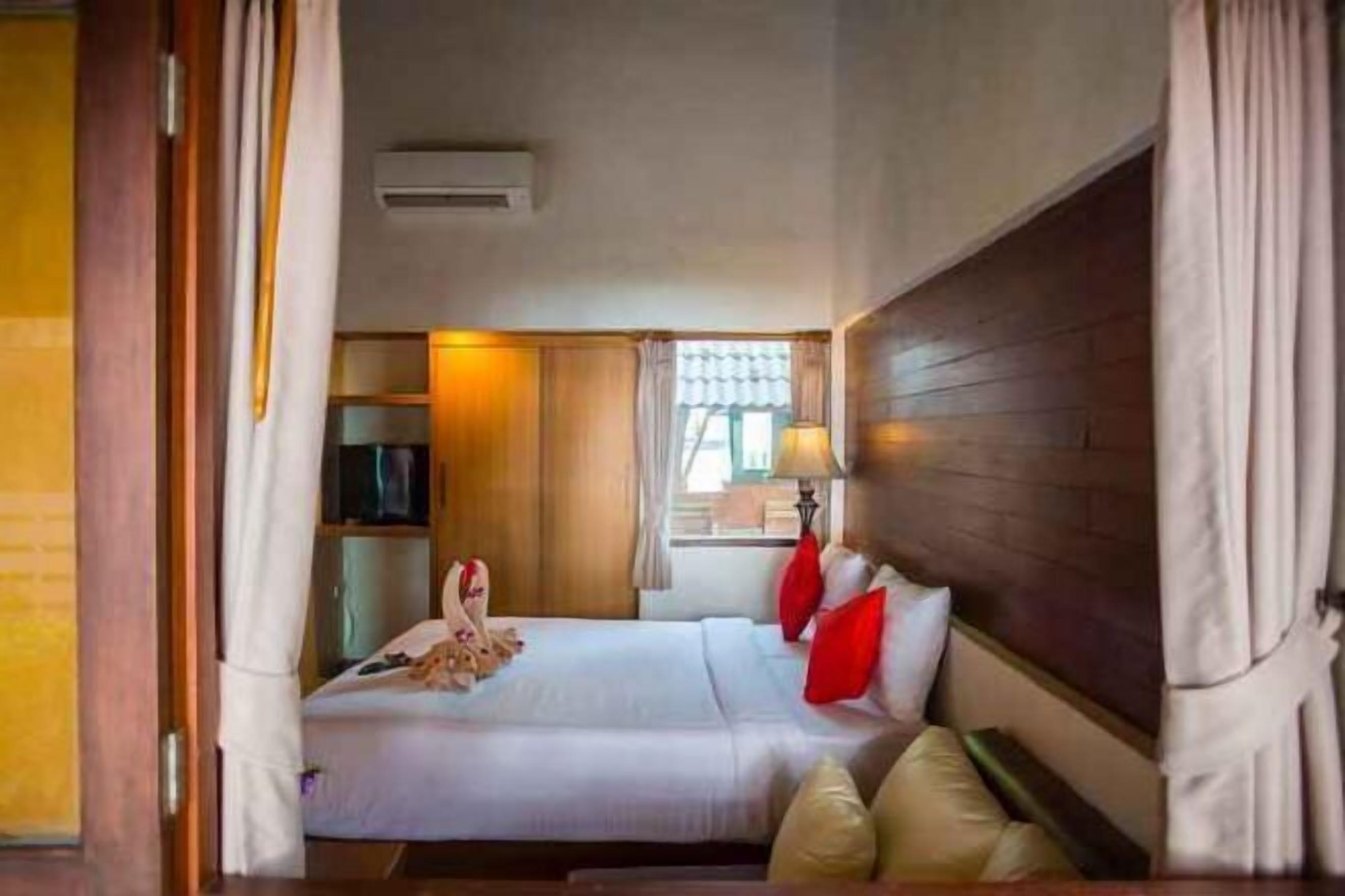 遮光窗帘、婴儿床、折叠床/加床（额外收费）、免费 WiFi