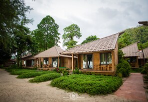 Beach front bungalow | Tende oscuranti, culle/letti per bambini (a pagamento)