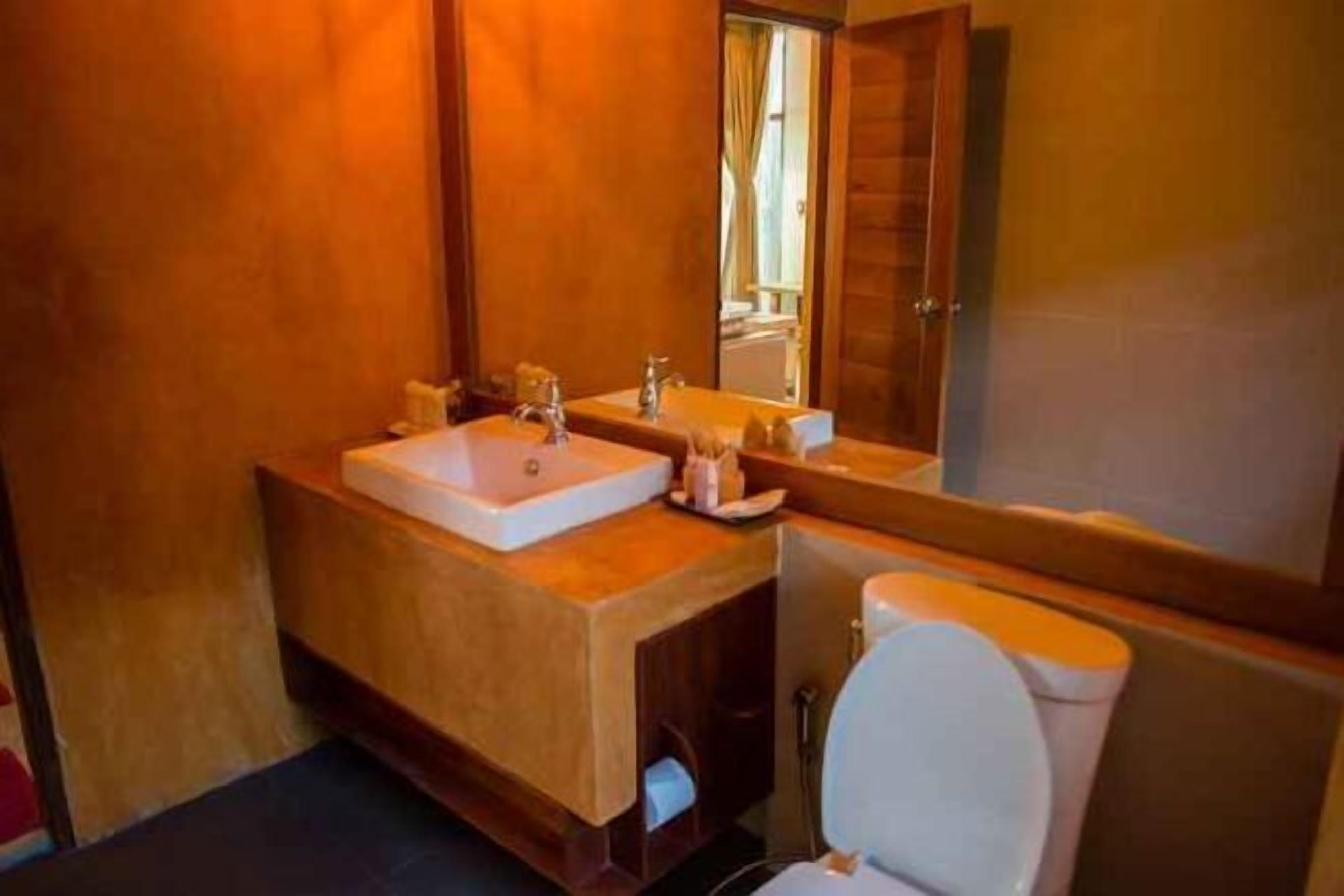 浴室 | 淋浴设施、免费洗浴用品、毛巾