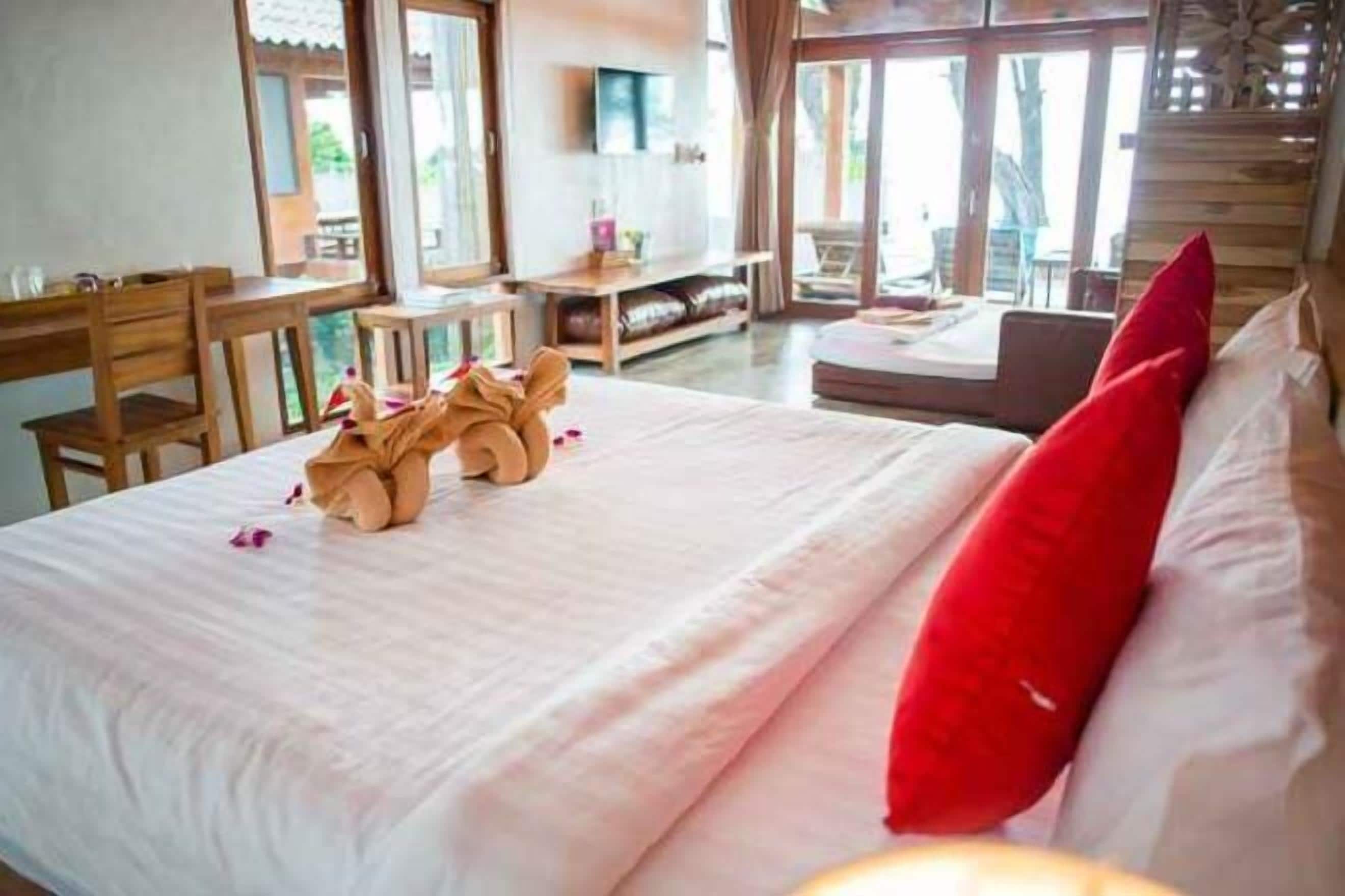 遮光窗帘、婴儿床、折叠床/加床（额外收费）、免费 WiFi