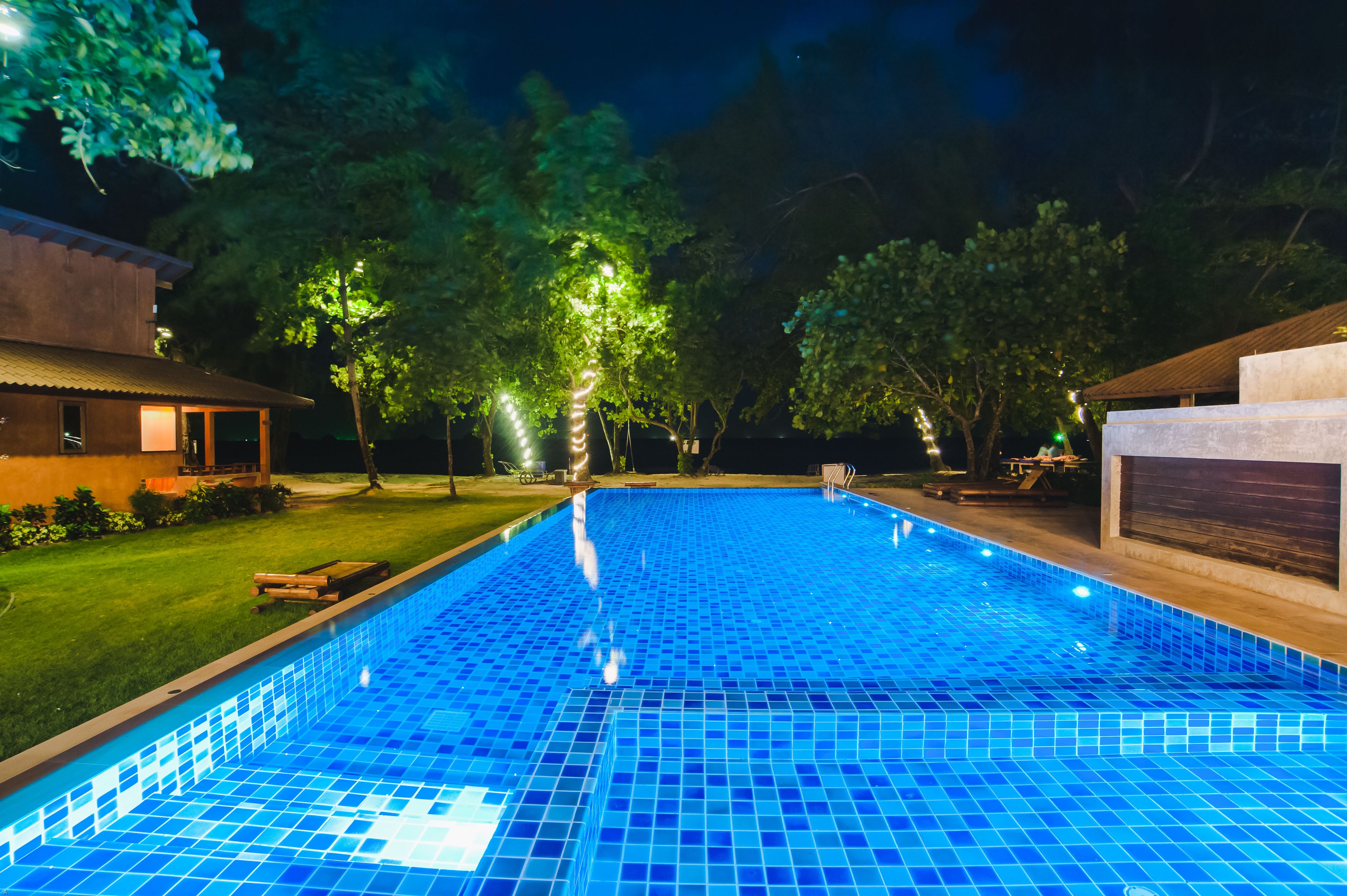 2 個室外泳池；泳池傘、躺椅