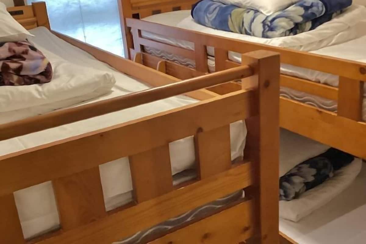 In-room safe, free WiFi, bed sheets