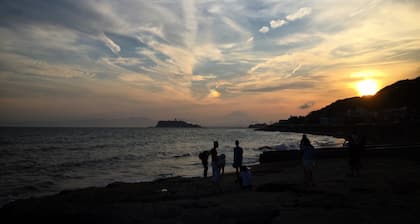 Iza Kamakura Guest House & Bar - Hostel