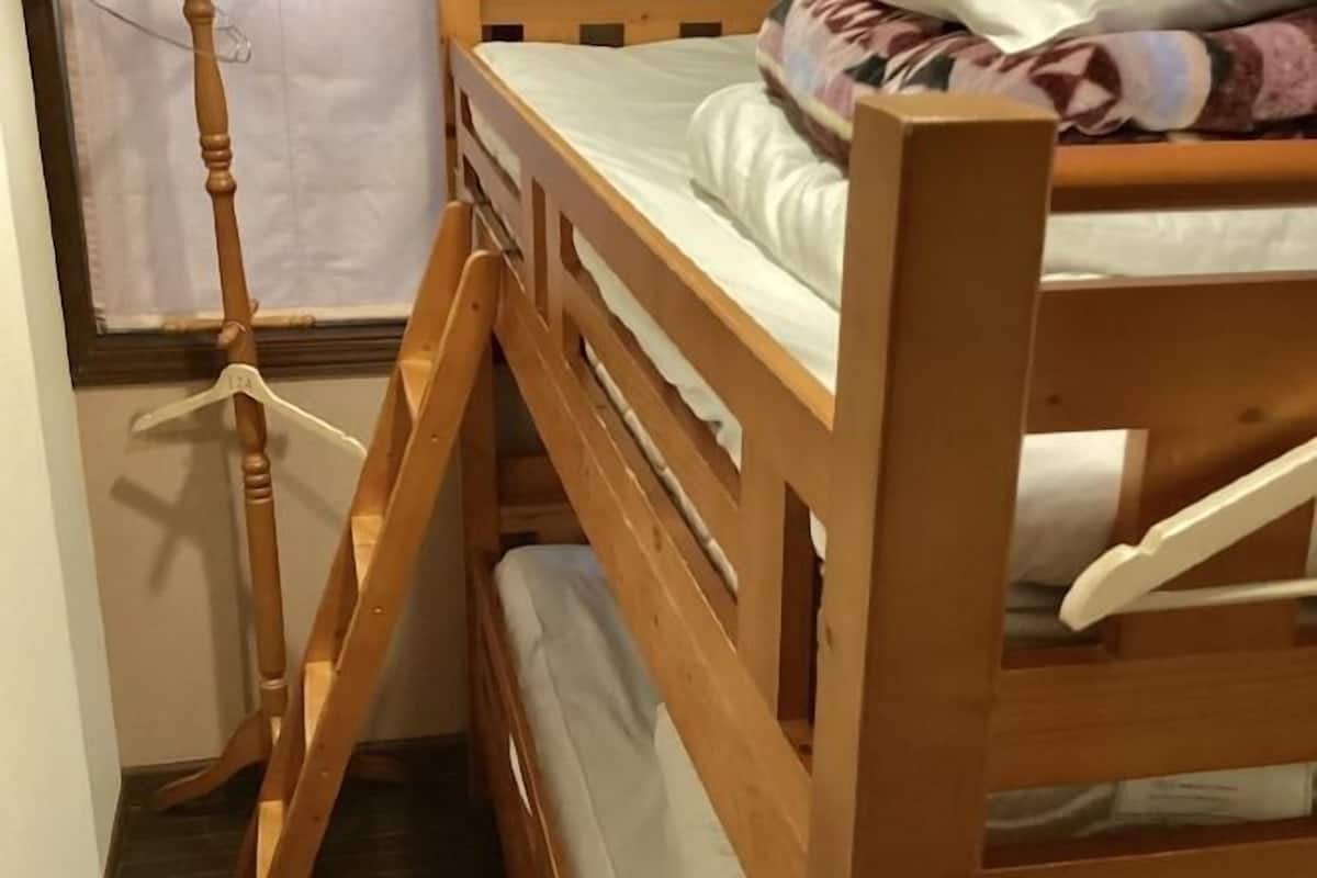 In-room safe, free WiFi, bed sheets