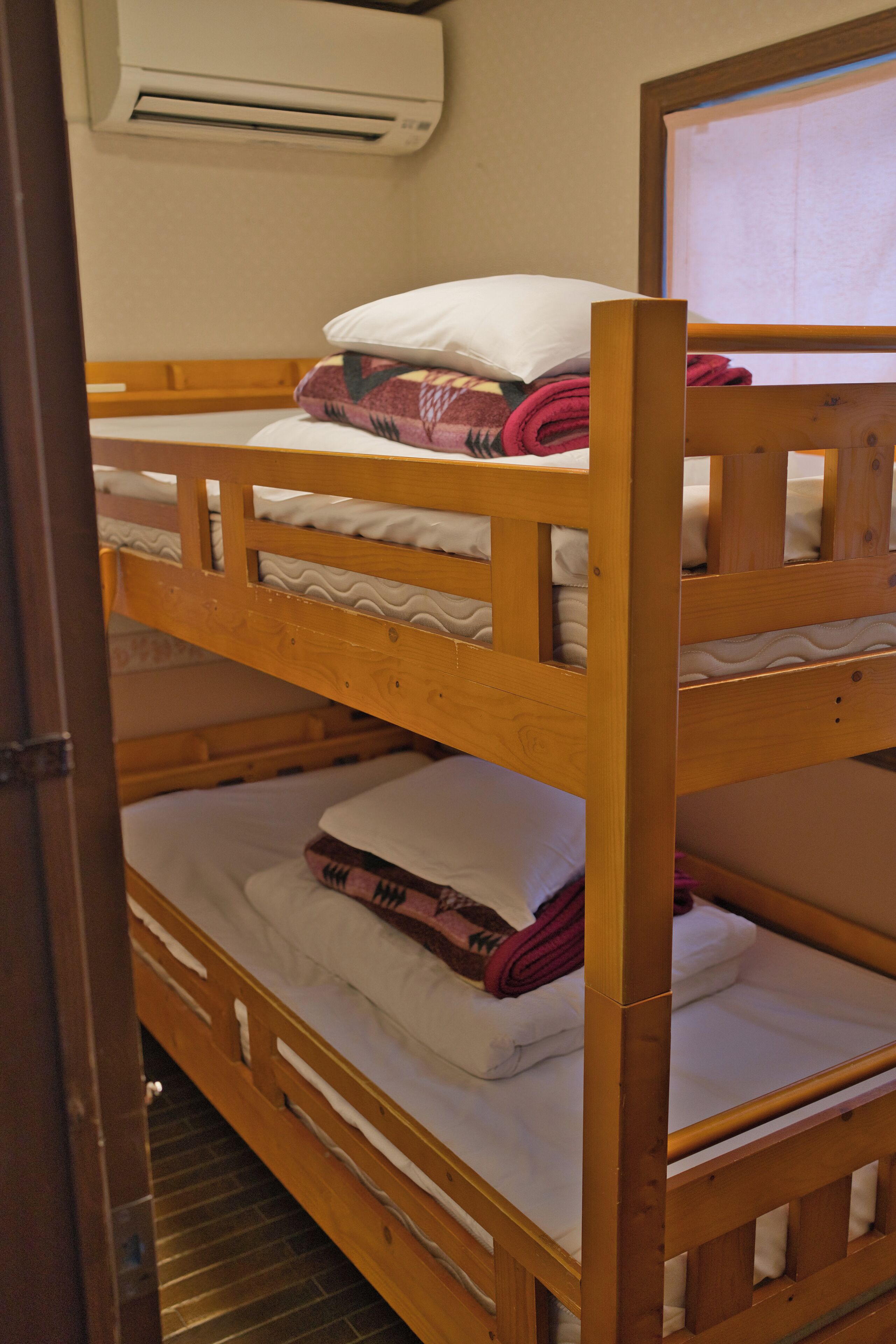 Caja de seguridad en la habitación, wifi gratis y ropa de cama 