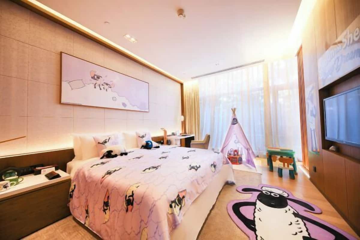 1 bedroom, minibar, in-room safe, individually decorated