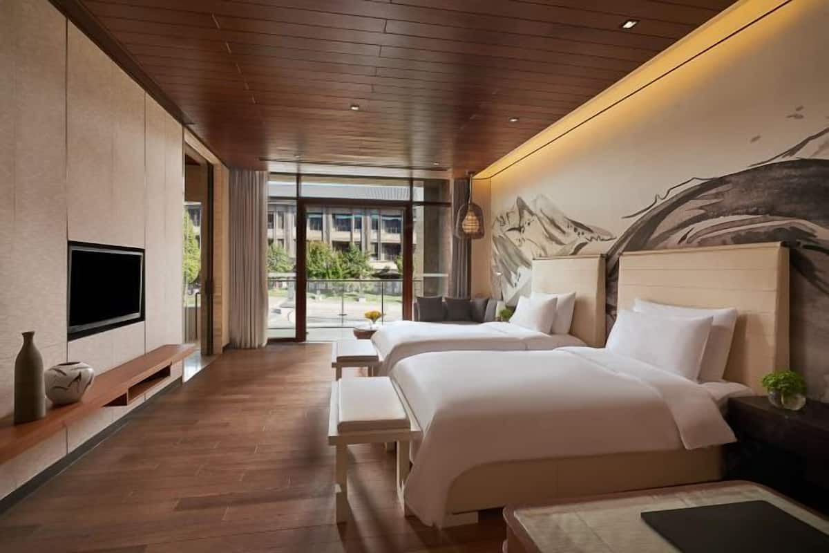 1 bedroom, minibar, in-room safe, individually decorated