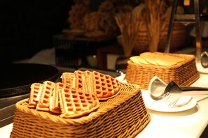 Daily buffet breakfast for a fee - Yanqi Hotel (Huairou)